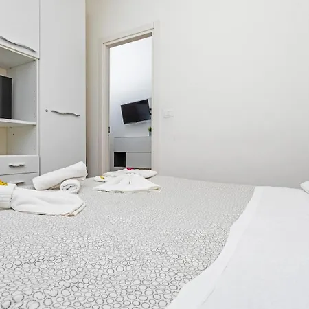 Apartment Pada *